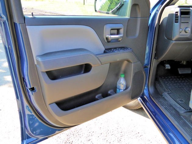 2015 Chevrolet Silverado door