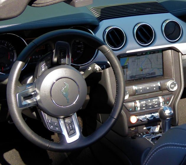 2015 Ford Mustang dash
