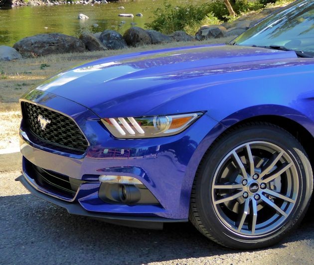 2015 Ford Mustang front end