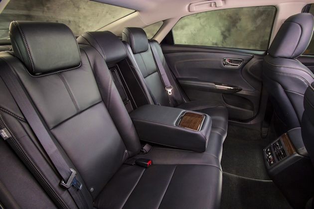 2015 Toyota Avalon rear seat