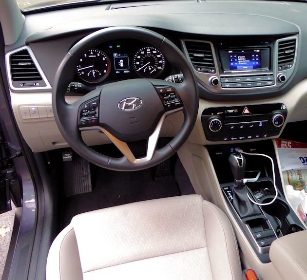 2016 Hyundai Tucson Sport interior