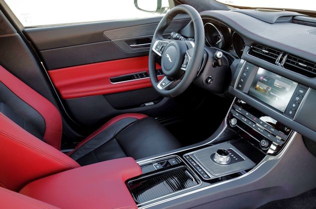 2016 Jaguar XF interior 2