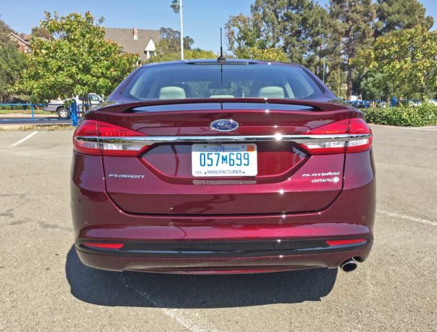 Ford-Fusion-Plat-Hybrid-Tail