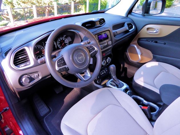 2015 Jeep Renegade interior 2
