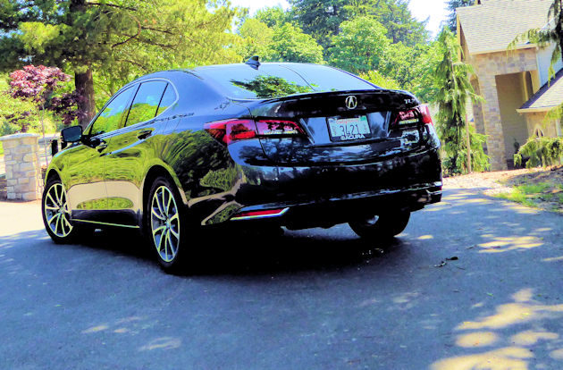 2016 Acura TLX rear 2