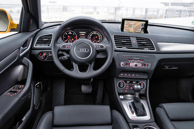 2016 Audi Q3 dash