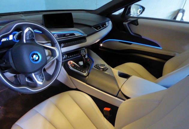 2016 BMW i8 interior accent lighting