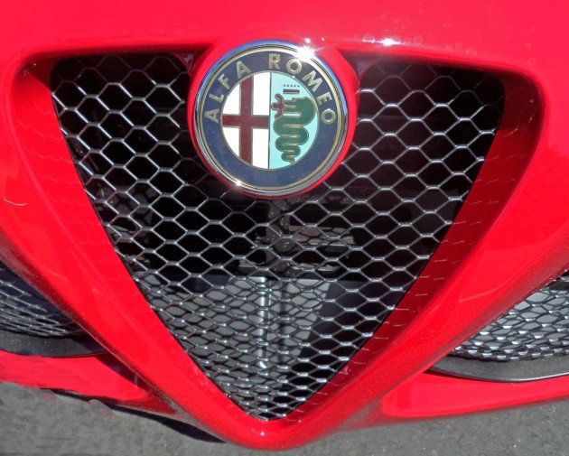 Alfa-Romeo-4C-Grille