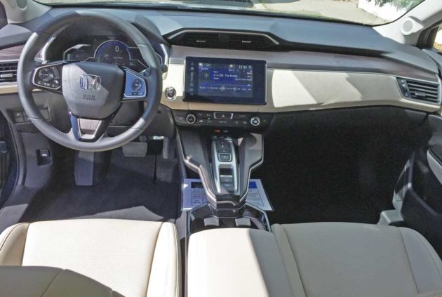 Honda-Clarity-Plug-In-Hybrid-Dsh