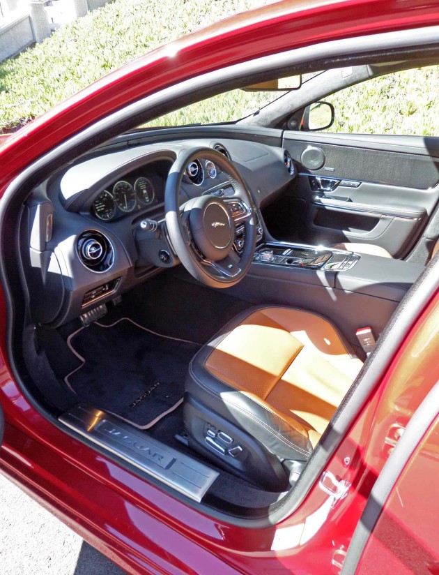 Jaguar-XJR-Interior