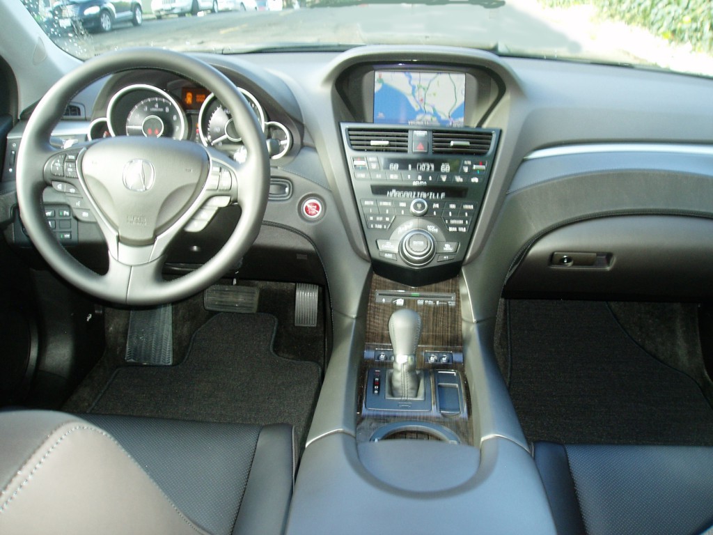 2013 Acura ZDX interior