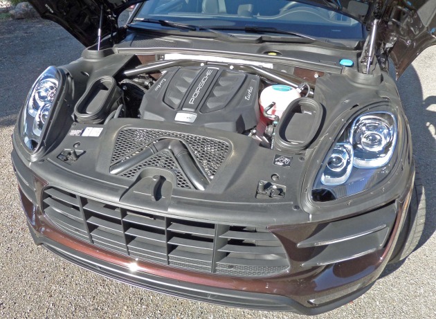 Porsche Macan Turbo Eng